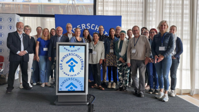 Mit zehn Orts- und Kreisverbänden und dem Landesvorstand war der Kinderschutzbund Rheinland-Pfalz auf den diesjährigen Kinderschutztagen in Saarbrücken gut vertreten. - Foto: Kinderschutzbund Landesverband RLP (Bild vergrößern)