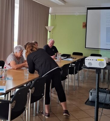 Meldung: Digitale Sprechstunde begeistert Senioren in Nennhausen: QR-Code und öffentliches WLAN sicher nutzen