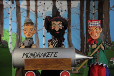 “Der Räuber Hotzenplotz und die Mondrakete“ –  ein Theaterstück für kleine und große Kinder. ©Staufenberger Puppentheater (Bild vergrößern)