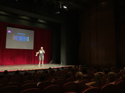 Foto zur Meldung: Kinderfilmuni on Tour mit Michael Lankes in der neuen Bühne  Senftenberg