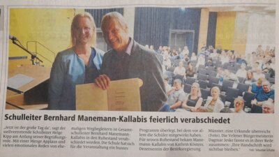 Dezernentin überreicht Urkunde