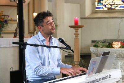 Beliebte Schlagerhits live von Thomas Kübler gesungen am Klavier_c_Sabrina Lamcha