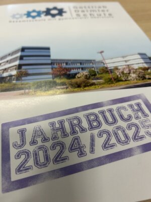 Jahrbuch 2025 (Bild vergrößern)