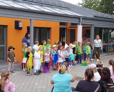 Auftritt der kleinen Wirbelwind-Kinder