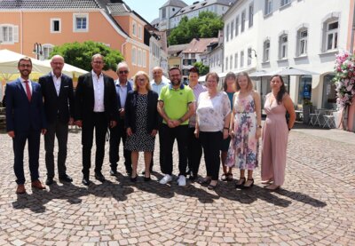(von links) Jens Welsch, Lothar Bubel, Bernd Hertzler, Edgar Bachmann, Maria Vermeulen, Heiko Rebmann, Michael Clivot, Claudia Müller, Ingrid Beck, Iris Schäfer-Capizzi, Tina Jesel, Nadine Berger. Foto: Erich Schwarz
