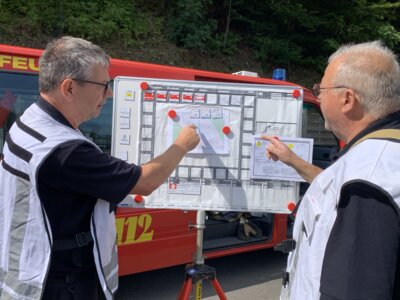 Große Übung der IuK-Kreiseinheit mit Beteiligung des ELW Kommern (Bild vergrößern)