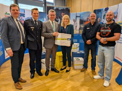 Meldung: Bundesministerin Besucht Respekt-Kampagne am NKG