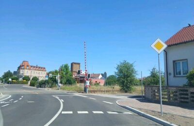 Bahnübergang Bahnhofsstraße/Großsteinberger Straße