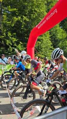 Starke Auftritte der bayerischen Mountainbiker bei der DM in Wombach 2025 (Bild vergrößern)