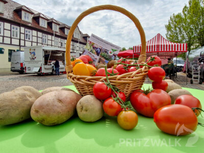 Tomaten in allen Formen und Sorten gibt es beim PriMa-Treff Tomatenmarkt am 13. August auf dem Pritzwalker Wochenmarkt zu kaufen.  Foto: Stadt Pritzwalk (Bild vergr&ouml;&szlig;ern)