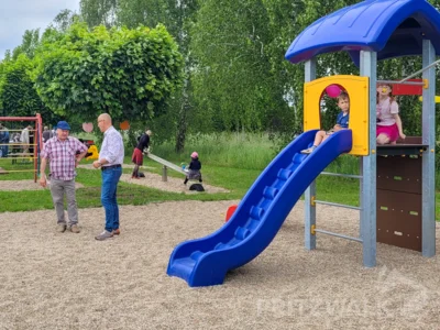 Die Kinder in Könkendorf freuen sich über die Spielplatzerweiterung. Foto: Stadt Pritzwalk (Bild vergr&ouml;&szlig;ern)