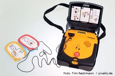Defibrillatoren werden gewartet