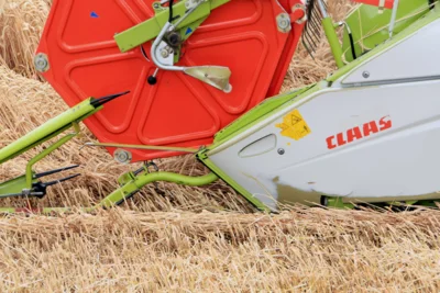 Getreideernte gerät ins Stocken - Landwirte nutzen jede Regenpause