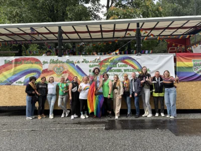 Christopher-Street-Day 2025: Samtgemeinde Lühe setzt Zeichen für Vielfalt – mit prominenter Unterstützung