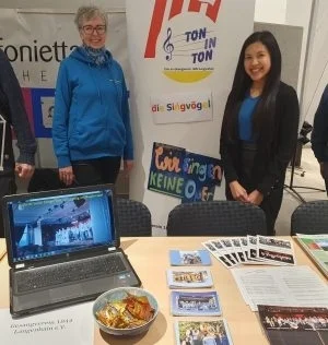 Stand des Gesangvereins beim Neujahrsempfang der Stadt Hofheim (Bild vergr&ouml;&szlig;ern)
