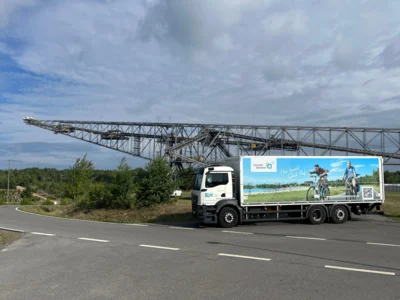 Foto zur Meldung: Ein starkes Zeichen für den Tourismus LKW-Werbung macht das Lausitzer Seenland mobil sichtbar
