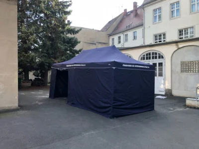 Anschaffung eines Faltpavillons (Bild vergr&ouml;&szlig;ern)
