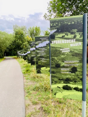 64 Jahre Mauerbau - Open-Air-Ausstellung erinnert mit Fotos und Zeitzeugenberichten