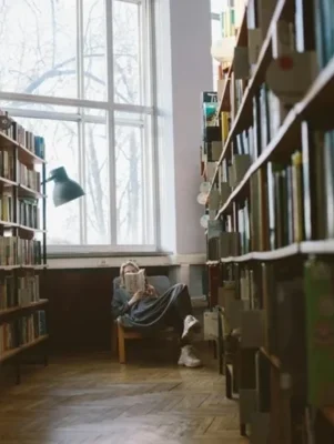 Noch bis 29. September 2025 an der Online-Umfrage zur Bibliothek teilnehmen