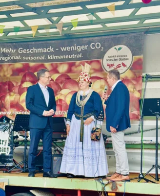 Altländer Apfelfest 2025 in Steinkirchen (Bild vergr&ouml;&szlig;ern)