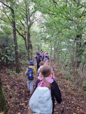 Klasse 1a und 1b: unser erster Wandertag (Bild vergr&ouml;&szlig;ern)