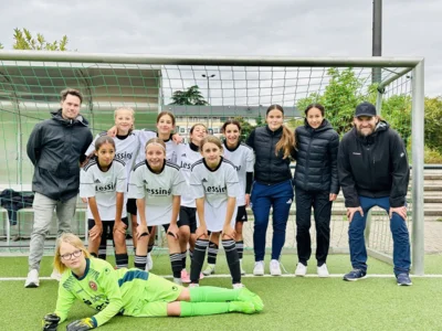 Mädchenfußballerinnen des Lessing-Gymnasiums – Stadtmeister bei der U15 (Bild vergrößern)