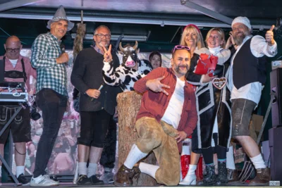 "Hütten-Gaudi" zur Auerbacher Einkaufsnacht 2025 (Bild vergr&ouml;&szlig;ern)
