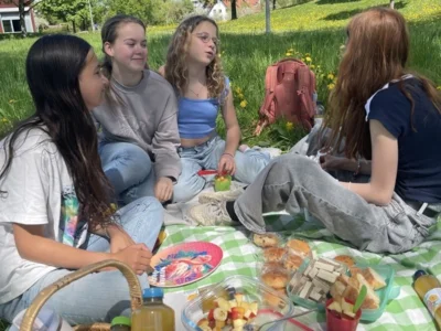 Etwas Frankreich auf der Bad Boller Schulwiese (Bild vergr&ouml;&szlig;ern)