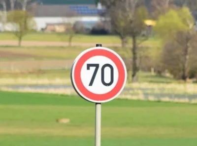 Verkehrszeichen Tempo 70