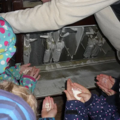 Mühlenbesuch der Sonnenkinder