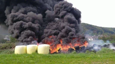 Meldung: Explosionsgefahr nach Flugzeugabsturz / Altreifen Brennen / Waldhütte in Vollbrand