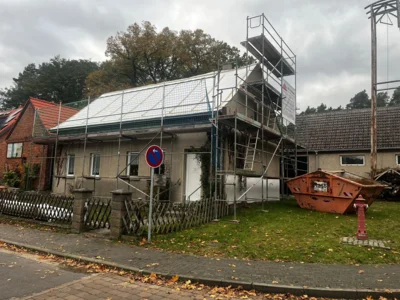 Dachsanierung Gemeindehaus Großzerlang (Bild vergr&ouml;&szlig;ern)