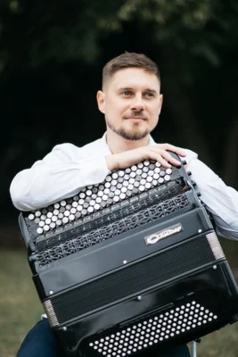 Meldung: Neuer Akkordeonlehrer in Oberstenfeld: Dmytro Zharikov