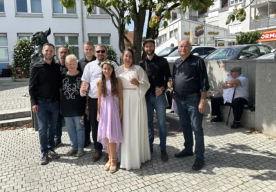 Meldung: Tränen der Rührung - HVG Ensemble überrascht Maren und Roland Kaiser im Standesamt Murr