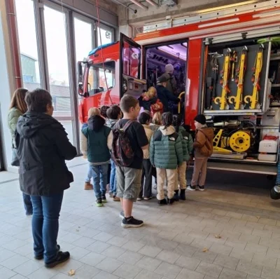 Besuch der Jugendfeuerwehr (Bild vergr&ouml;&szlig;ern)