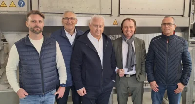 Von links: Marktbaumeister Peter Finkenzeller, stellv. Landrat Hubert Kraus, Stefan Steinbacher von Steinbacher-Consult, Bürgermeister Bernhard Uhl, Abwassermeister Robert Wiedemann (Bild vergr&ouml;&szlig;ern)