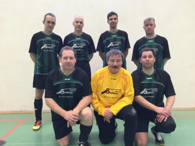 Hinten v.l.: Jürgen Mohr, Rolf Weishaupt, Martin Blandau und Thorsten Mathar. Vorne v.l.: Stefan Carl, Heinz Cremer und Axel Bardenheuer. Es fehlt Tino Förster (Bild vergr&ouml;&szlig;ern)