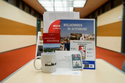 Infos und kleine Präsente: Willkommenstüten für  alle Neu-Altenburger (Bild vergr&ouml;&szlig;ern)