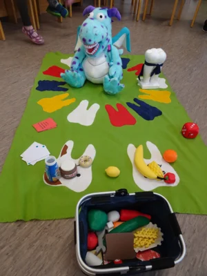 Besuch der Zahngesundheit AG Ostalbkreis im Kath. Kindergarten St. Josef Ellenberg (Bild vergr&ouml;&szlig;ern)