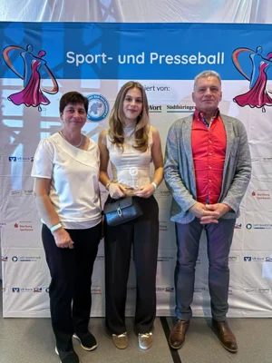 Marta Heß mit Petra König und Thomas Braun (Bild vergr&ouml;&szlig;ern)