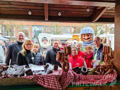 Die Knieperkohlsaison 2025/2026 wurde am Sonnabend offiziell in Pritzwalk mit dem Knieper- und Regionalmarkt eröffnet. Foto: Stadt Pritzwalk (Bild vergr&ouml;&szlig;ern)