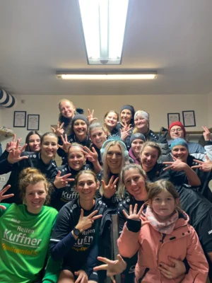 Beim letzten Heimspiel vor der Winterpause siegten die Damen des SV Prackenbach mit 2:0 gegen die SG Schloßberg.