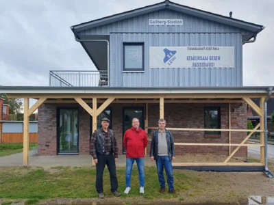 Neues Vordach für das Sportlerheim (Bild vergr&ouml;&szlig;ern)