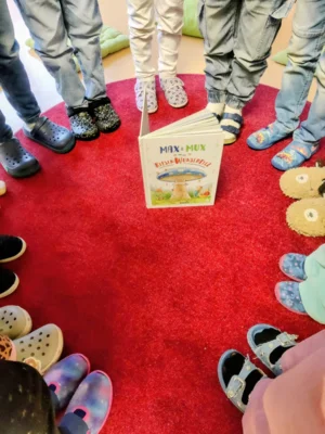 Start in unsere Lesewoche – eine Vorlesestunde für die ganze Schule (Bild vergr&ouml;&szlig;ern)