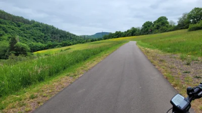 Vorschaubild zur Meldung: WEM GEHÖRT DER WEG?
