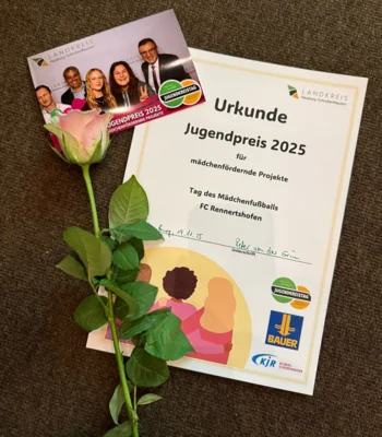 Mit dem 2. Platz wurde der Tag des Mädchenfußballs des FCR beim Jugendpreis 2025 ausgezeichnet (Bildnachweis: MC) (Bild vergr&ouml;&szlig;ern)