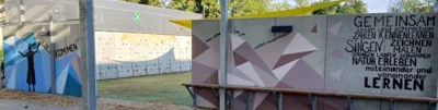 "Willkommen" - ein starkes Zeichen auf unserem Schulhof (Bild vergr&ouml;&szlig;ern)
