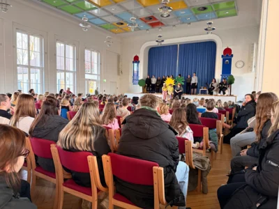 "Pipi lernt lesen" begeistert Grundschülerschülerinnen und Grundschüler (Bild vergr&ouml;&szlig;ern)