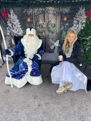 Schneemädchen kam zum Wintermarkt in Damsdorf (Bild vergr&ouml;&szlig;ern)