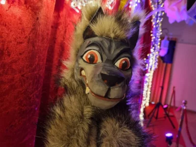 Foto zur Meldung: Der Puppenpalast gastiert in Ormesheim – Weihnachtspuppentheater mit dem Märchen Rotkäppchen, dem Weihnachtsmann und Kasperle